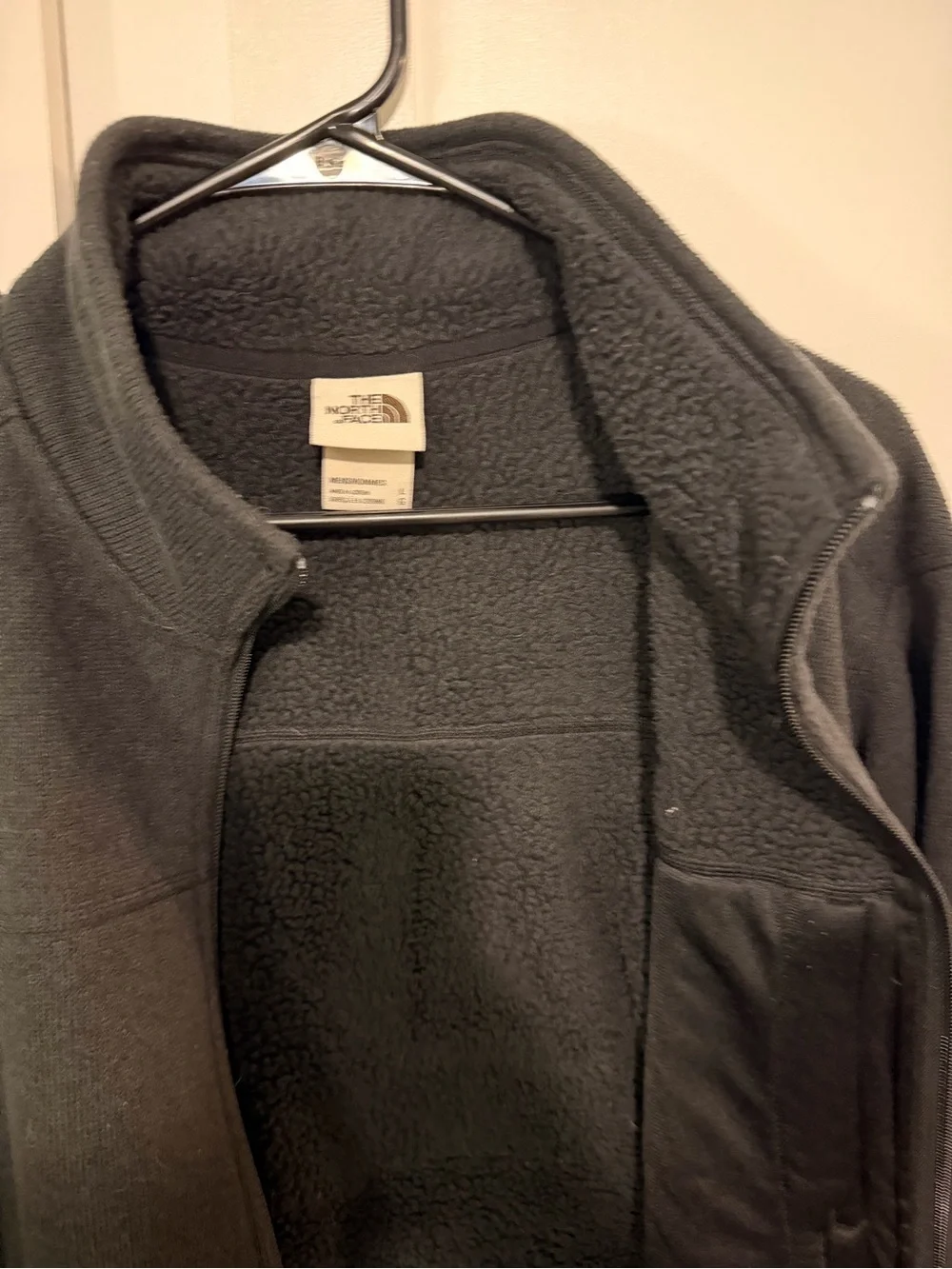 The North Face Men's Black Full-Zip Fleece Jacket with Logo Patch